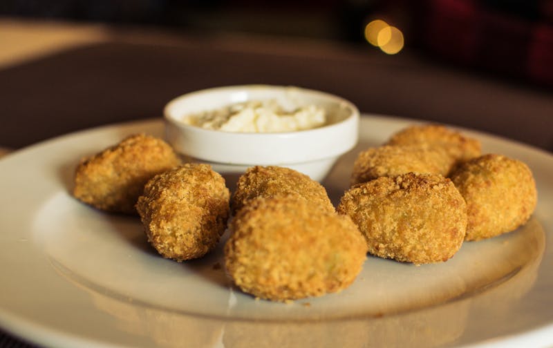 Mozzarella sticks with marinara dipping sauce